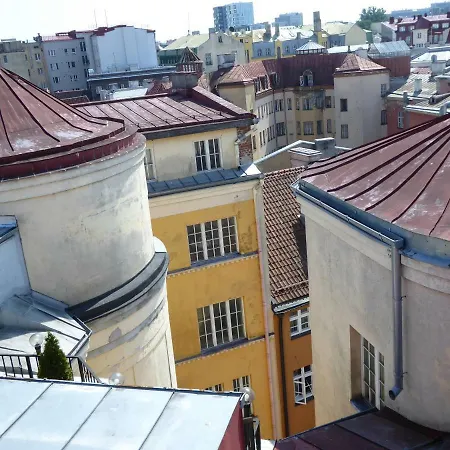 Sunny And Spacious With Terrace Ταλίν